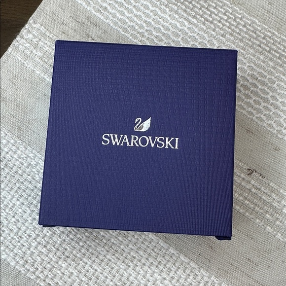 Swarovski Twist Rows Pendant Necklace 
Purple, Rosegold plated - Picture 9 of 13